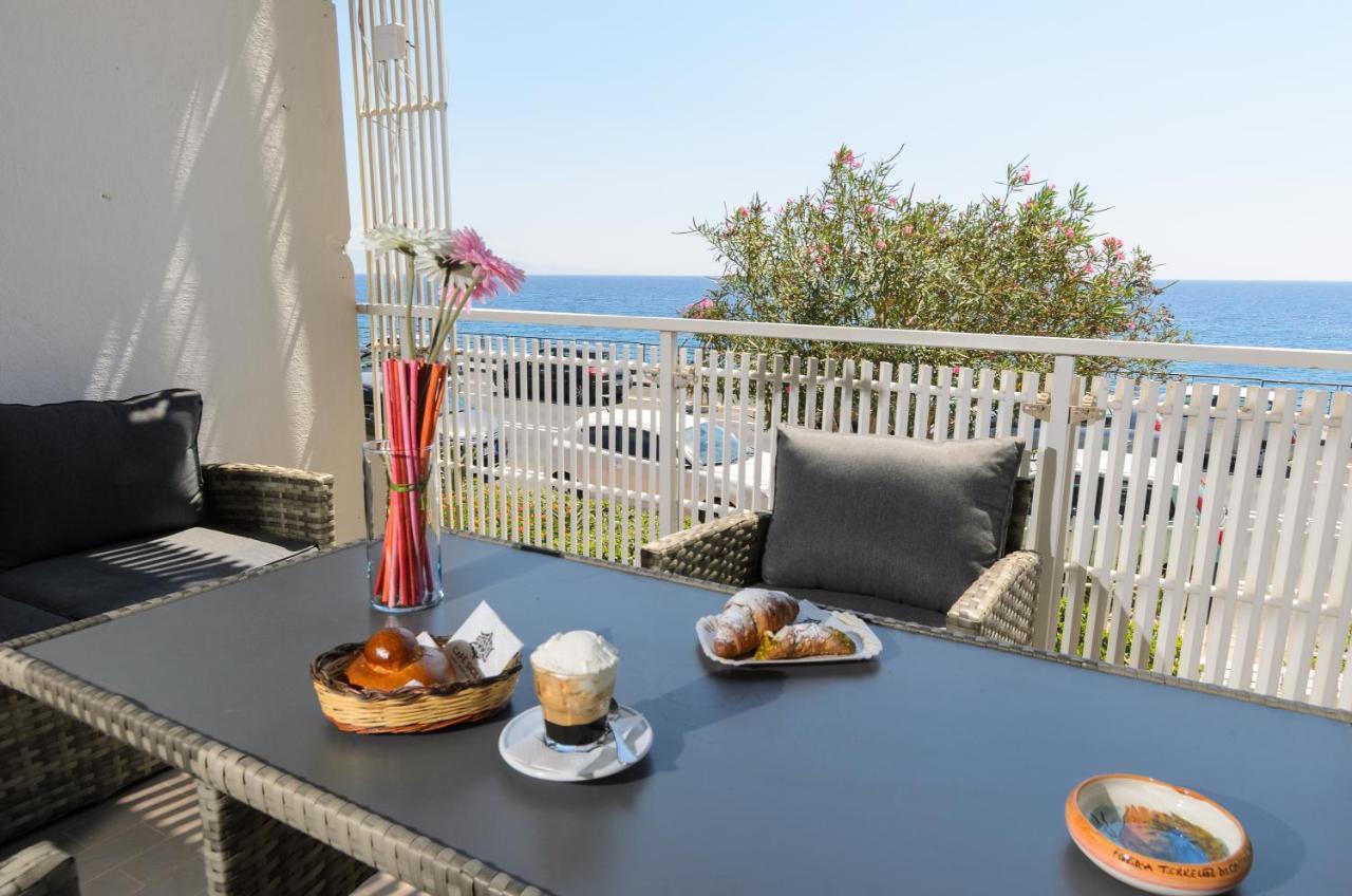 Marina D'Agro Residence Santa Teresa Di Riva Eksteriør bilde